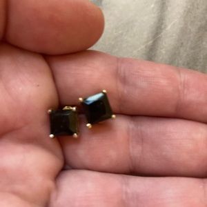 Black onyx studs